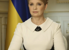 Julia Tymošenková by sa mohla stať novou dočasnou líderkou Ukrajiny: USA aj Rusko sú pripravené s ňou spolupracovať.